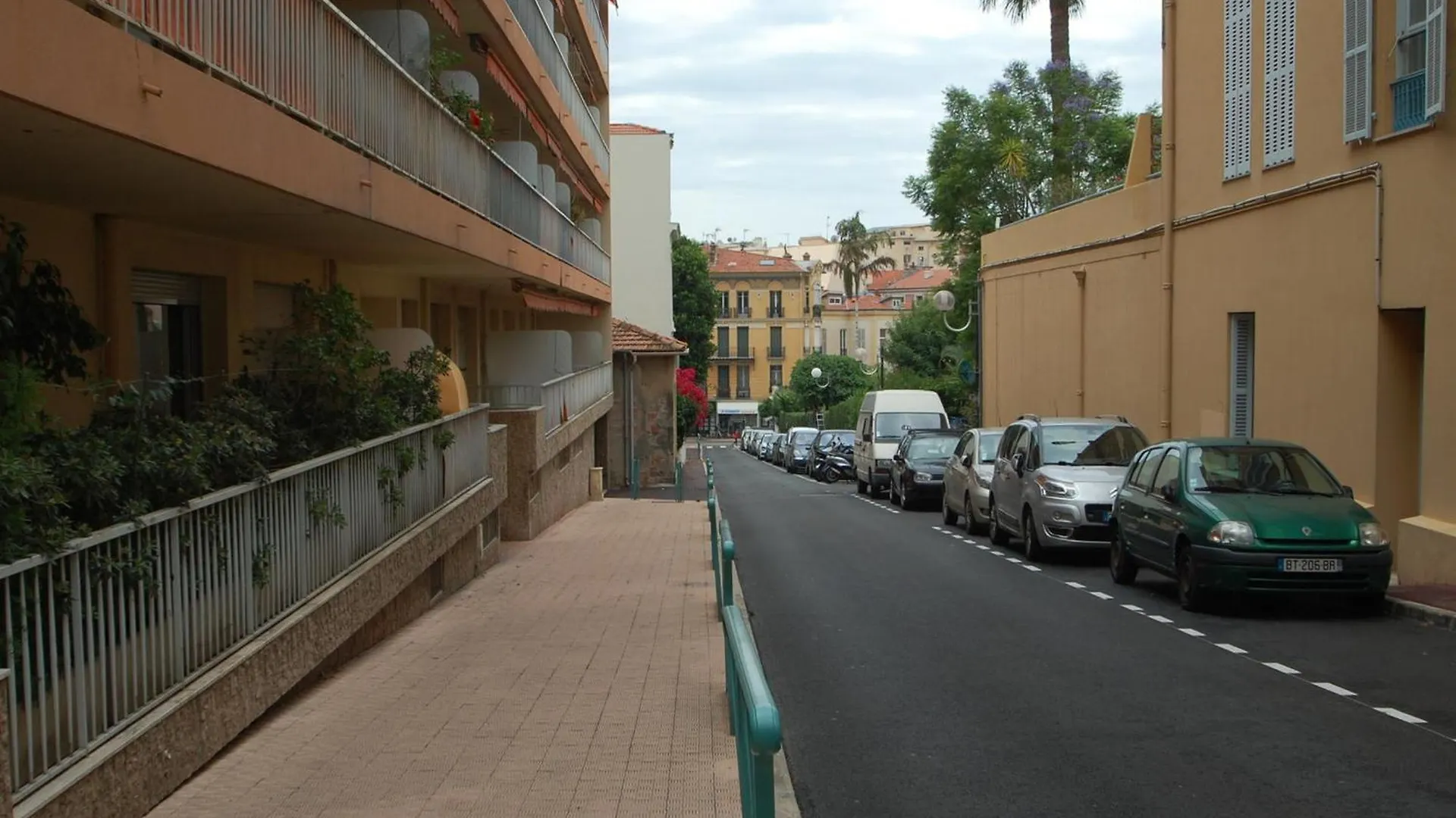 Spacieux 2P Climatise Centre-Ville Menton Avec Grande Terrasse, Proche Plages Et Commerces - Fr-1-196-351 França